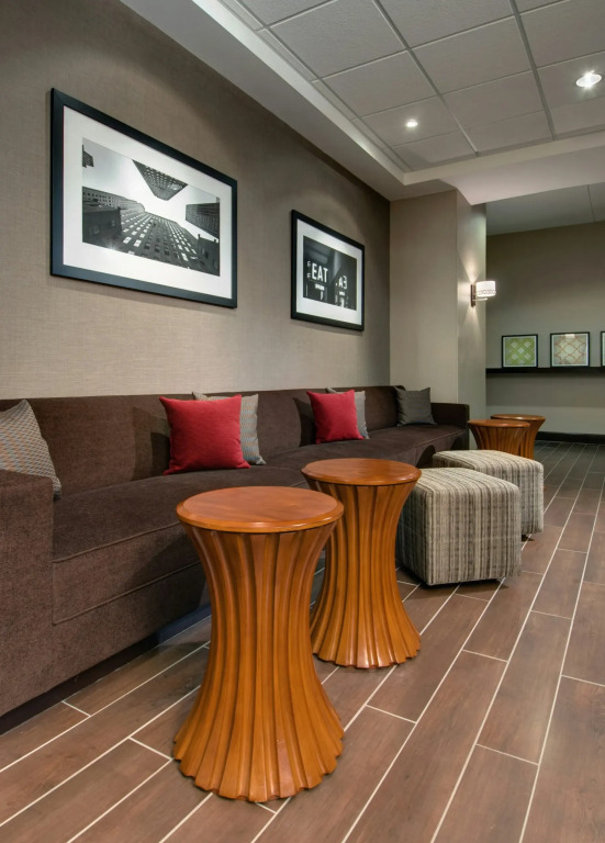 Hampton Inn & Suites Milwaukee Downtown