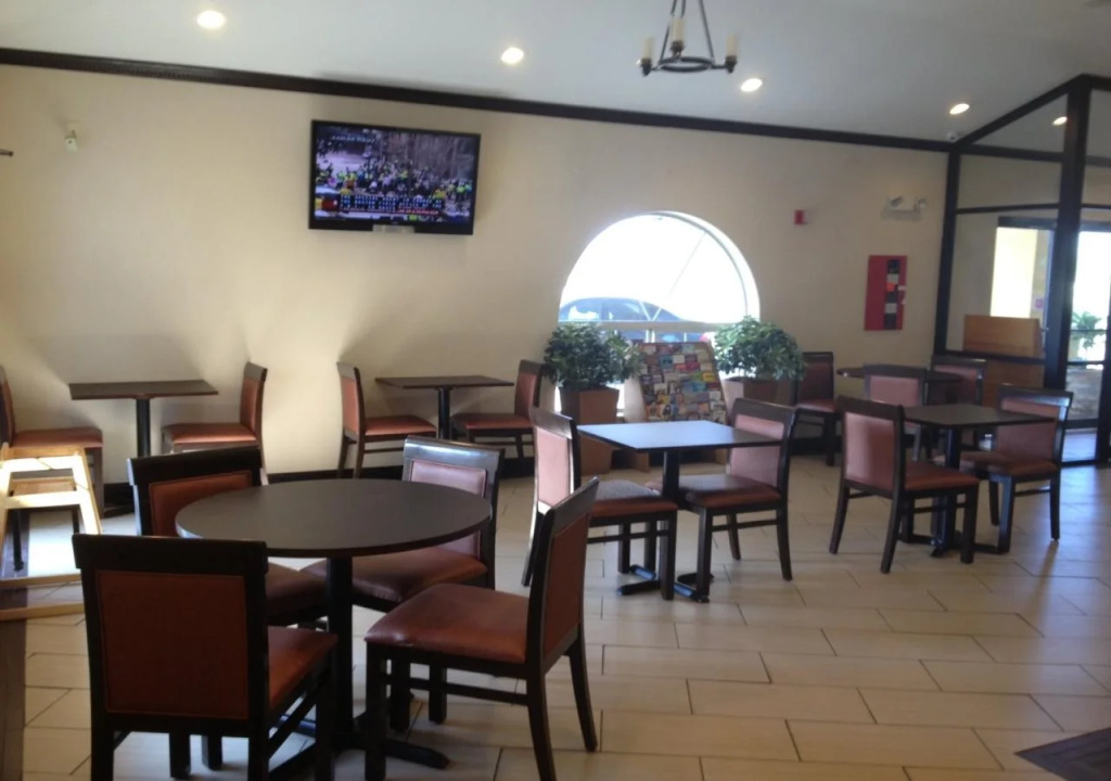 Rodeway Inn & Suites Corpus Christi Northwest