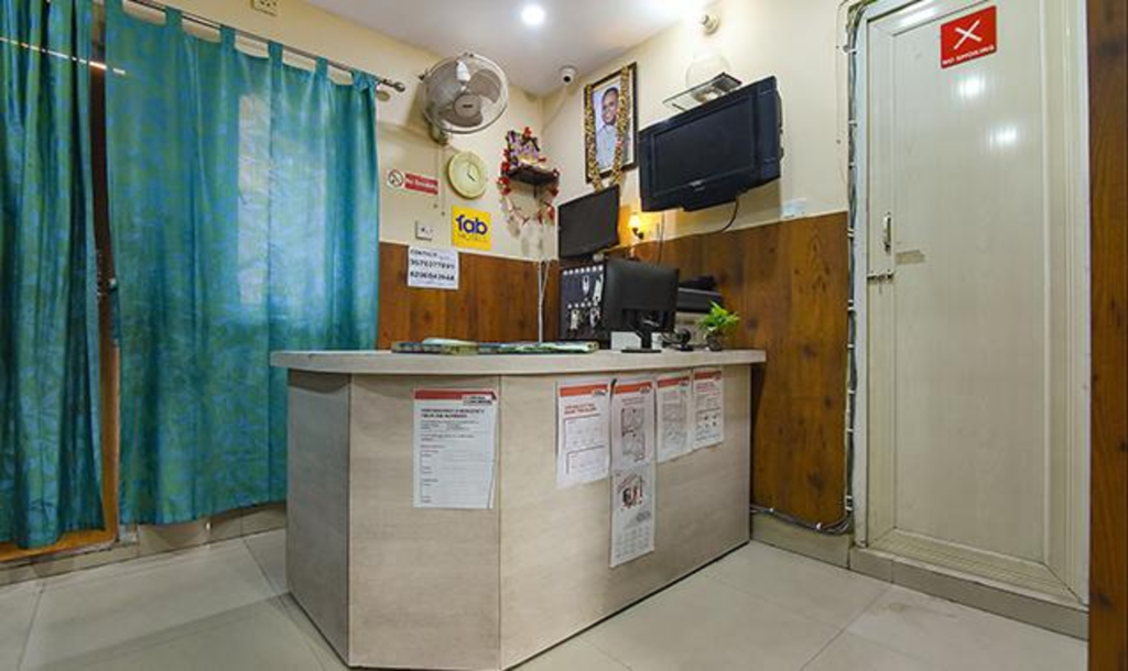 Fabexpress Sai City Inn