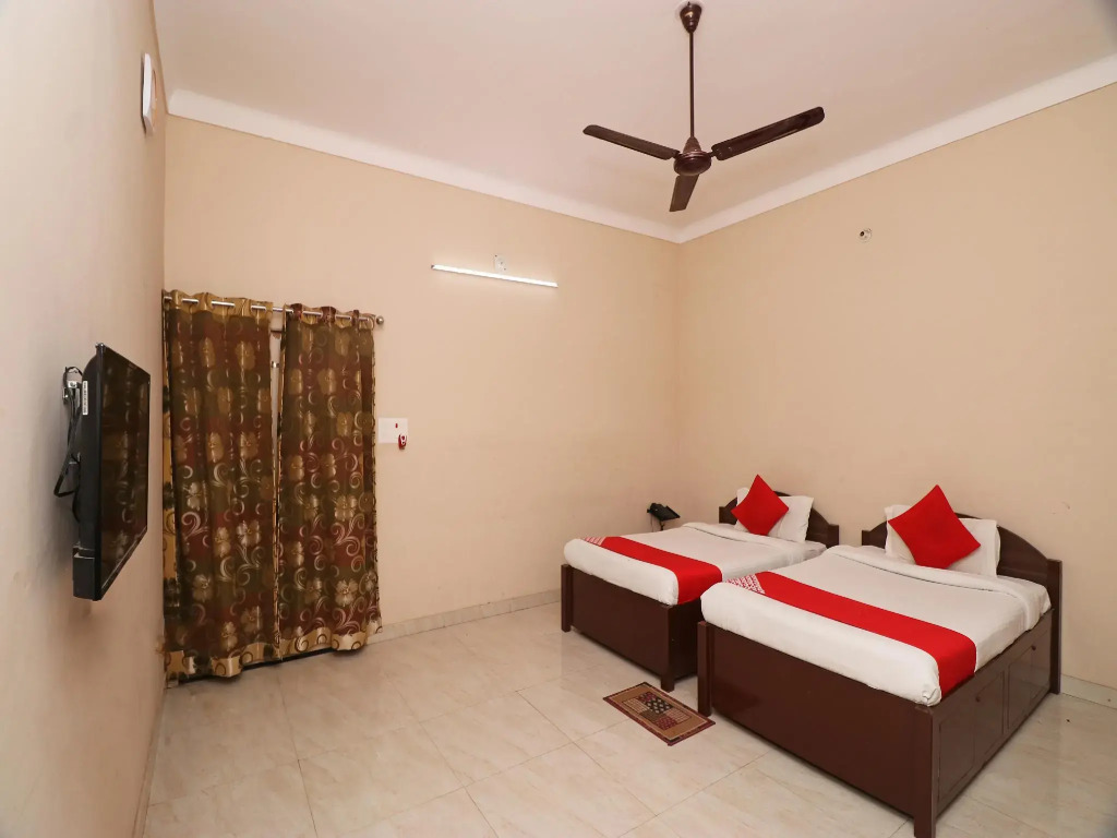 Hotel Hkj Sanskriti By OYO Rooms