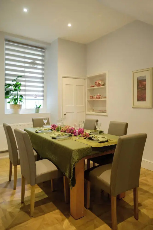 Buxton Bliss - Spacious 5 Bedroom House