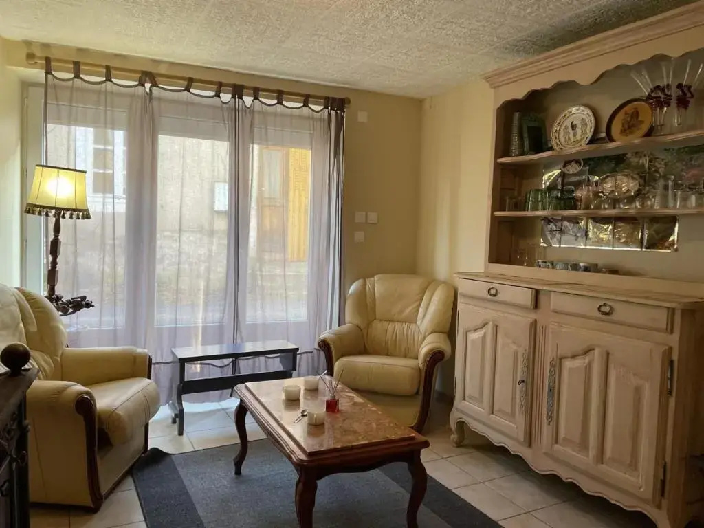 Maison de charme à Arfeuilles pour randonnées - FR-1-489-52