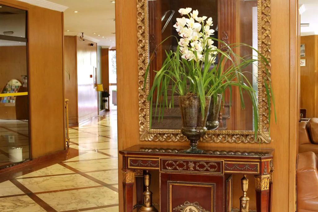 San Raphael Hotel