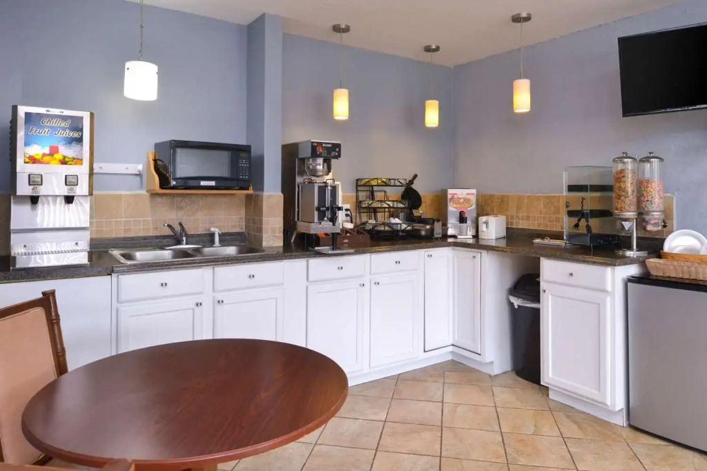 Americas Best Value Inn & Suites Branson - Near the Strip