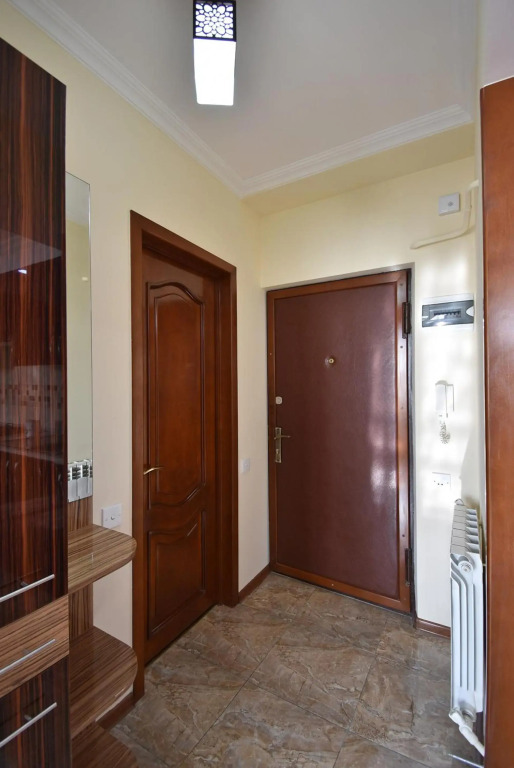 Eznik Koghbatsi- Amiryan crossroads 1 bedroom Newly Renovated apartment KO200