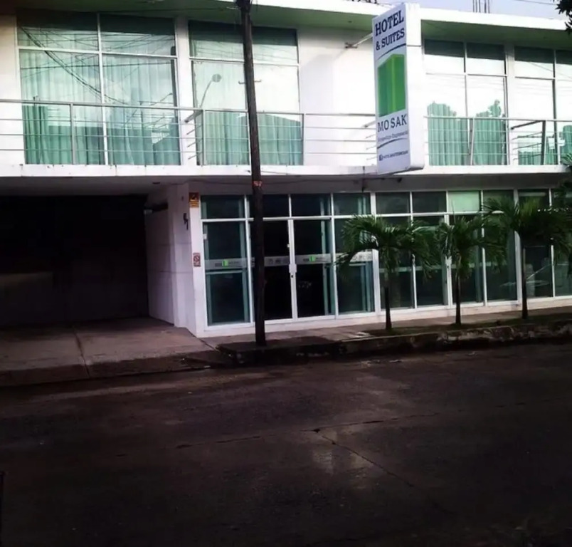 Hotel & Suites Mo Sak