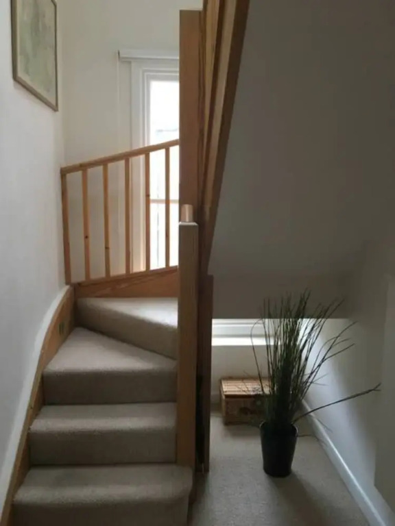 Modern 2 Double Bedroom Flat Near Gloucester Road