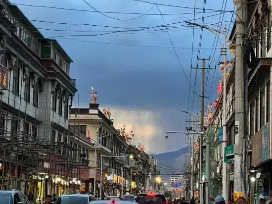 Shigatse Tangka Hotel