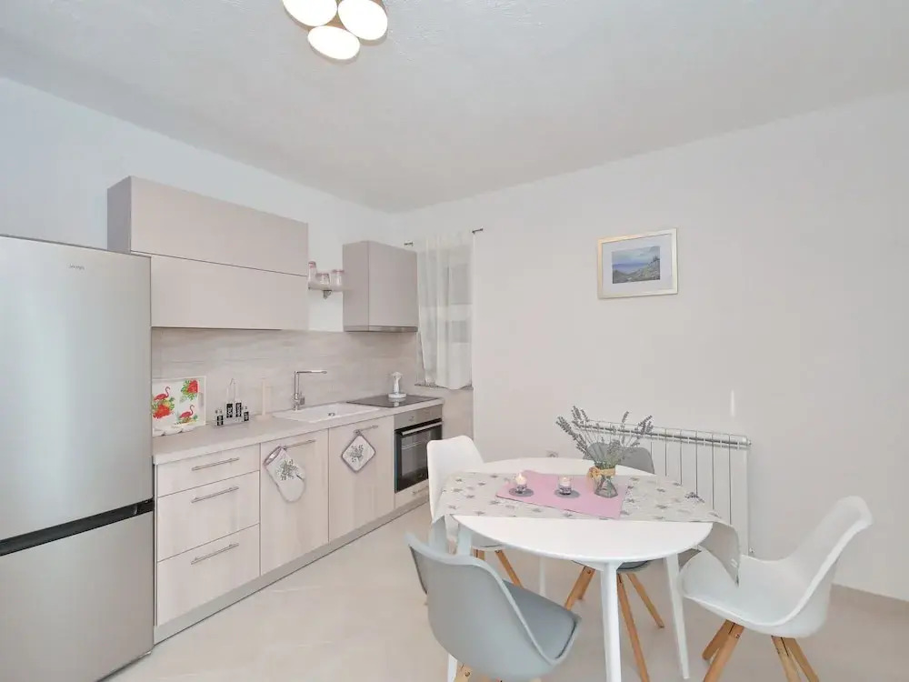 Splendid Villa Apartment Directly on the Beach, Whirlpool and Sauna, Nice Tavern