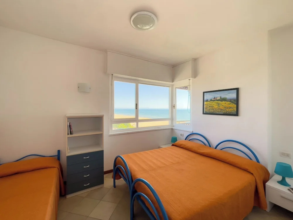 Seafront Apartment on the Promenade
