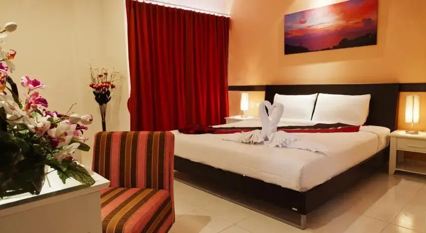 Kata Beach Center Hotel