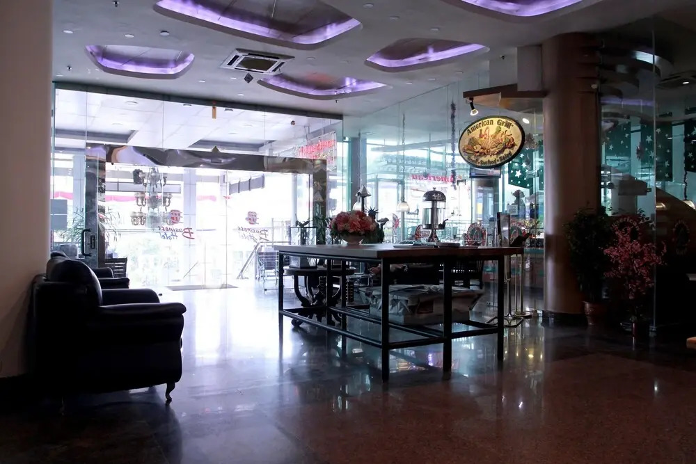Capital O Business Hotel