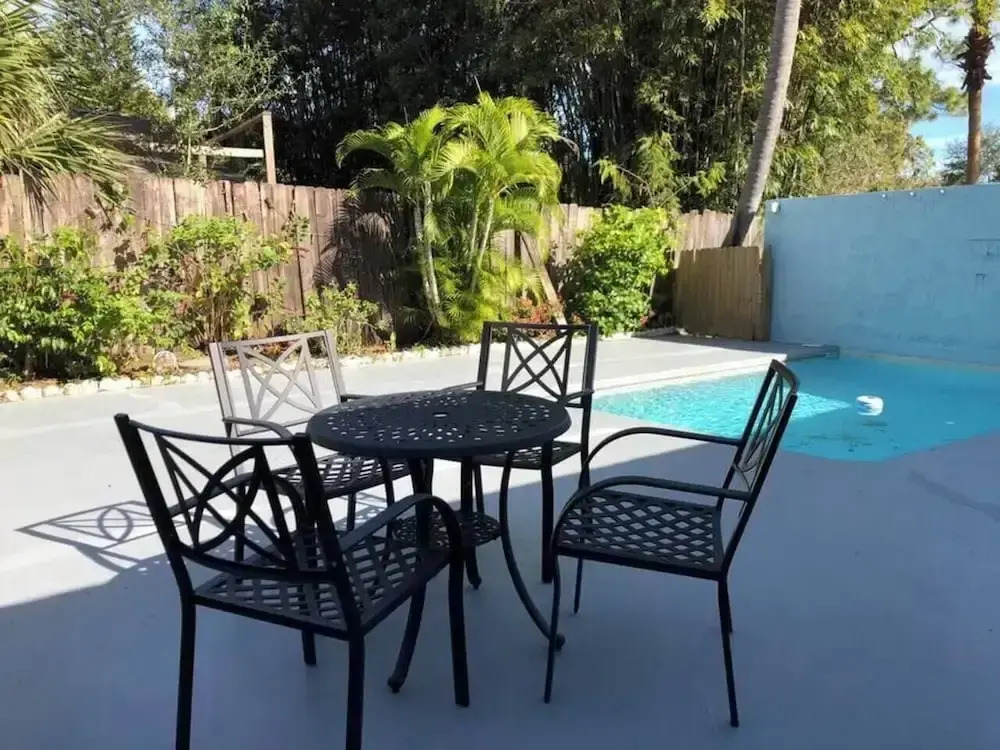 6151 Sandcrest · Next to Universal. Pool Sleep 9. Walk to Park