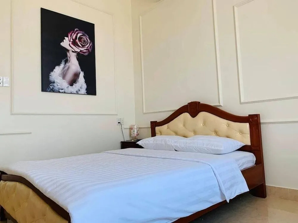 ELISA HOTEL