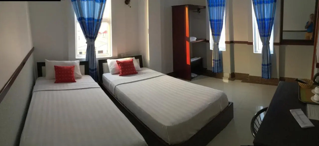 La Lune Hotel