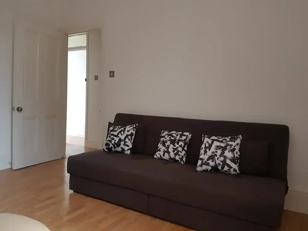 Convenient Catford Apartment