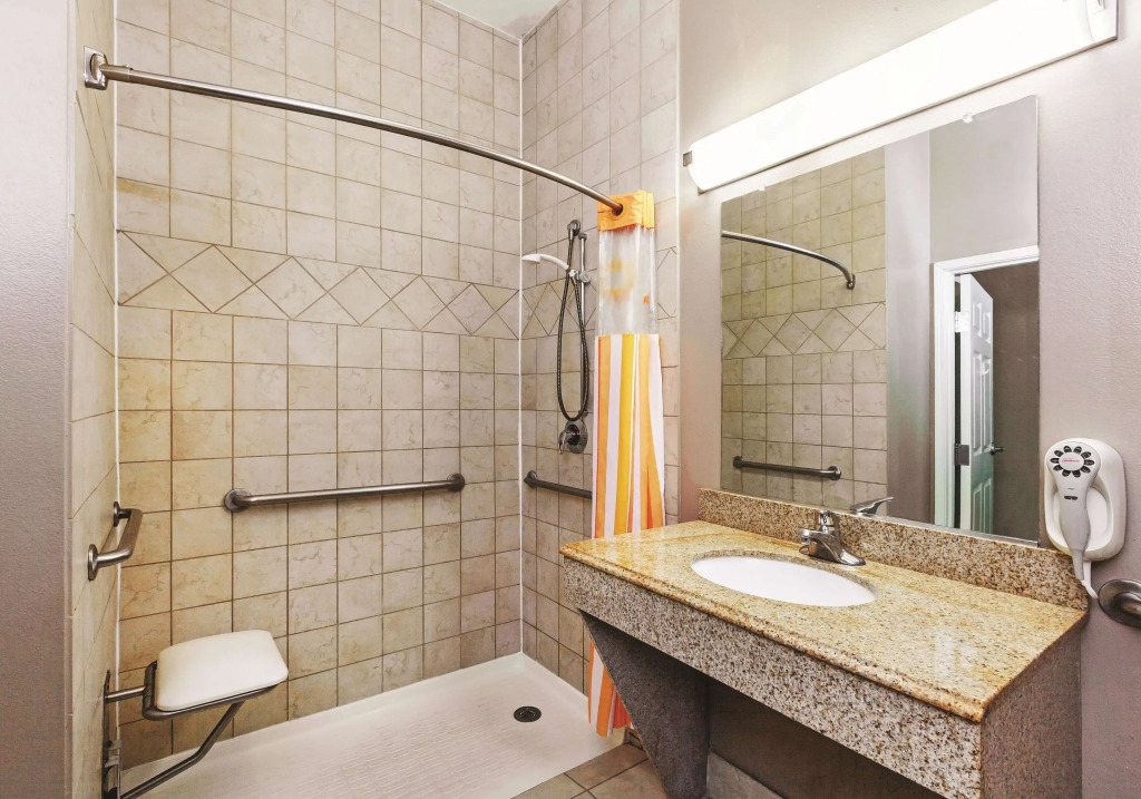 La Quinta by Wyndham Granbury