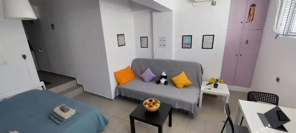 HoneyBee 1 - Sunny Studio in the center of Rafina