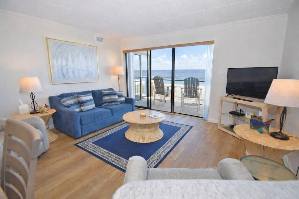 Ocean Hideaway 211