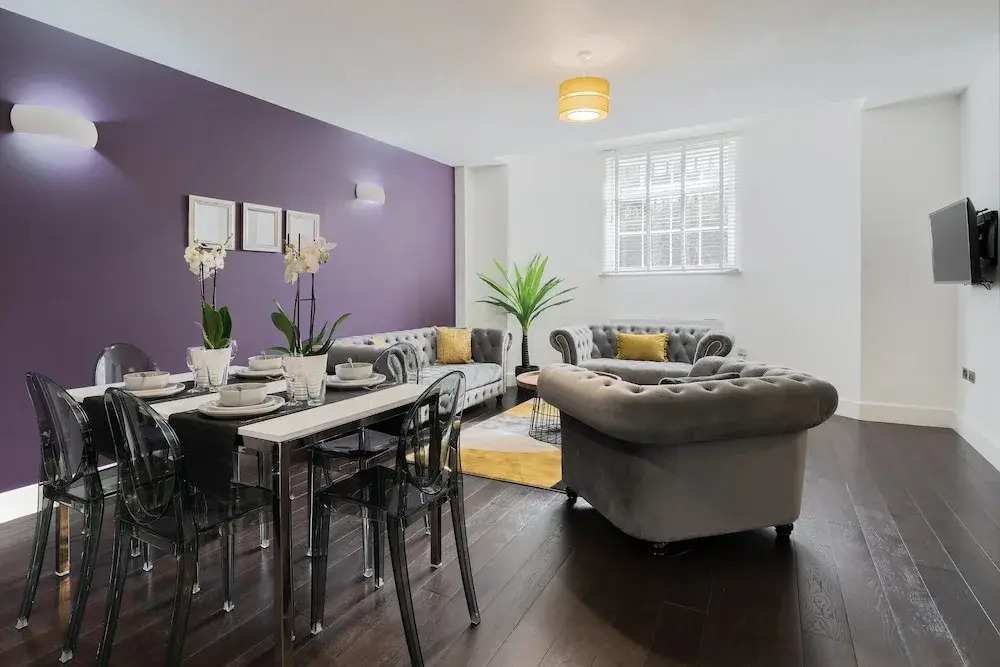 Stylish Executive Apartment in Reading