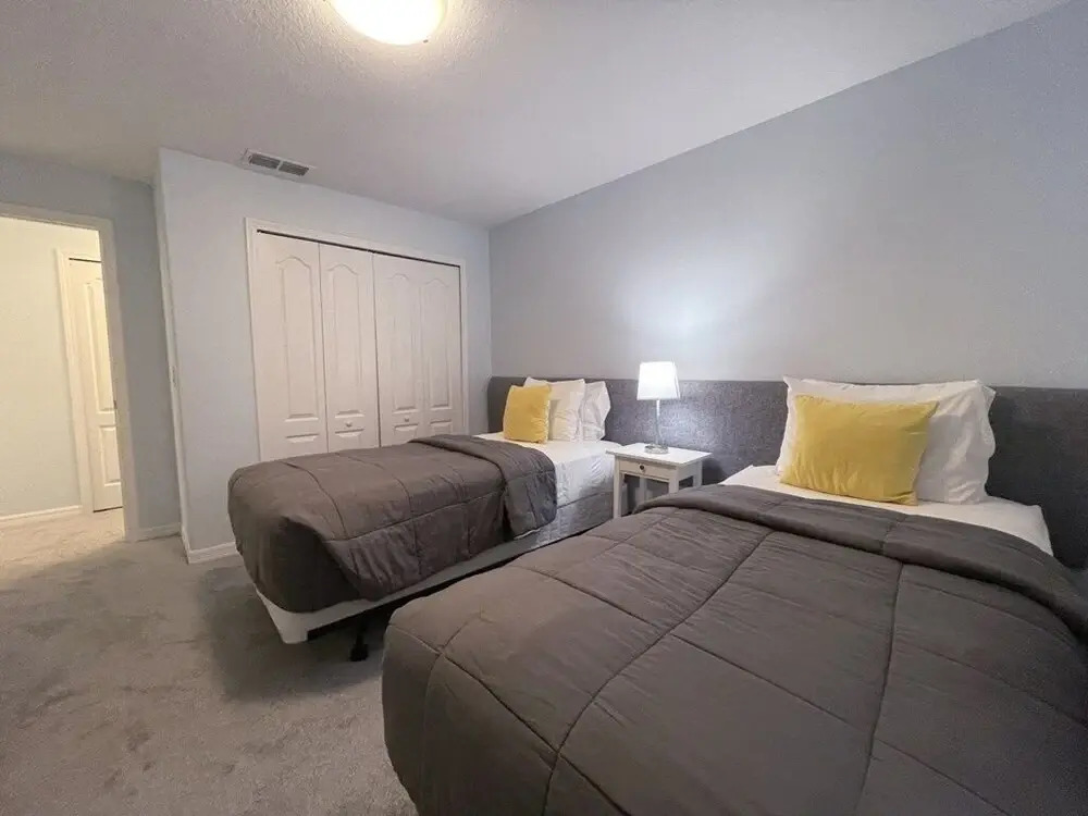 Tropical Waterfront, Completely Redone W/pool-3033 4 Bedroom Townhouse by Redawning, Kissimmee