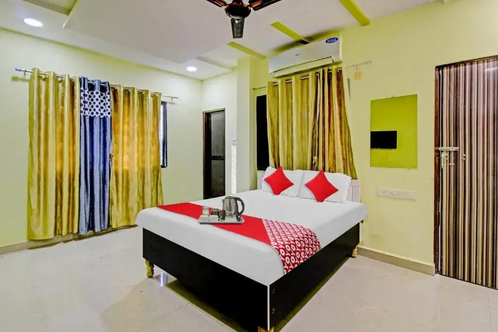 Oyo Flagship 93139 Green Lodging And Boarding