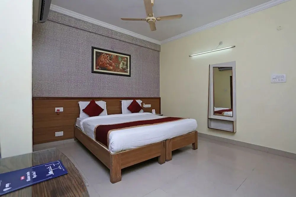 OYO 8932 Delight Inn Gachibowli