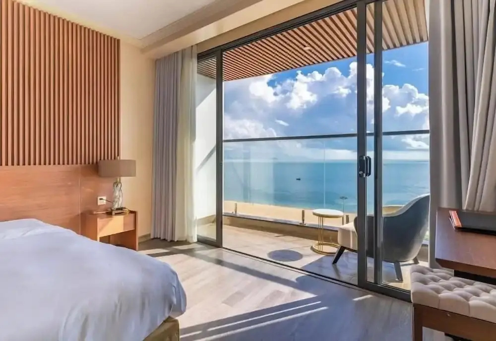 La Vague Hotel