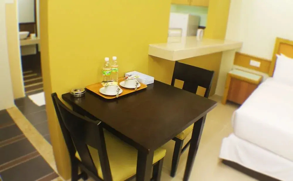 Nik Adik Khalifa Suites Apartment