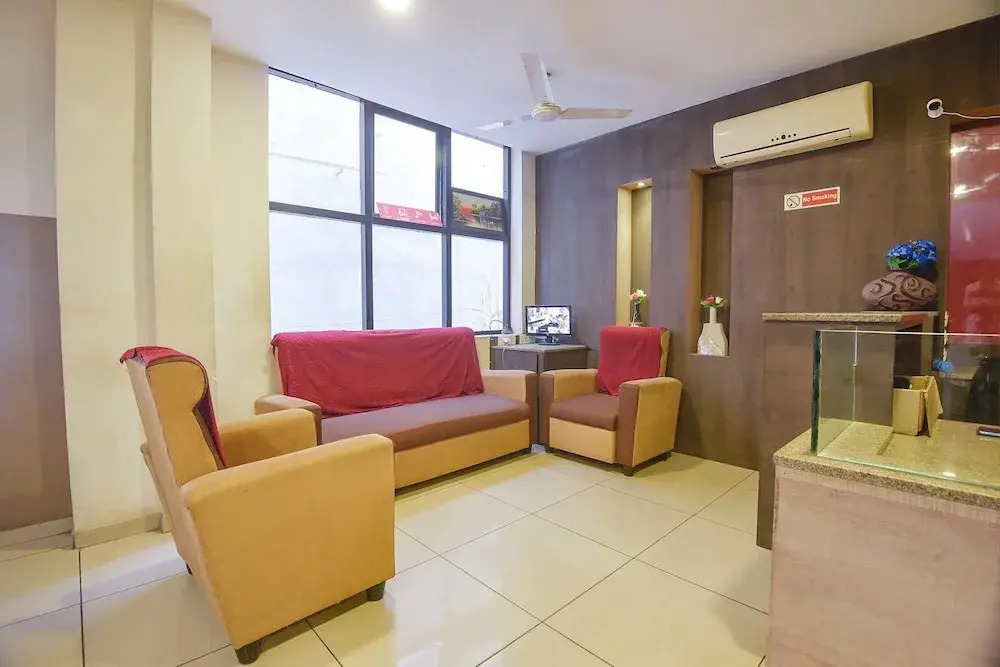 Fabhotel The Grand