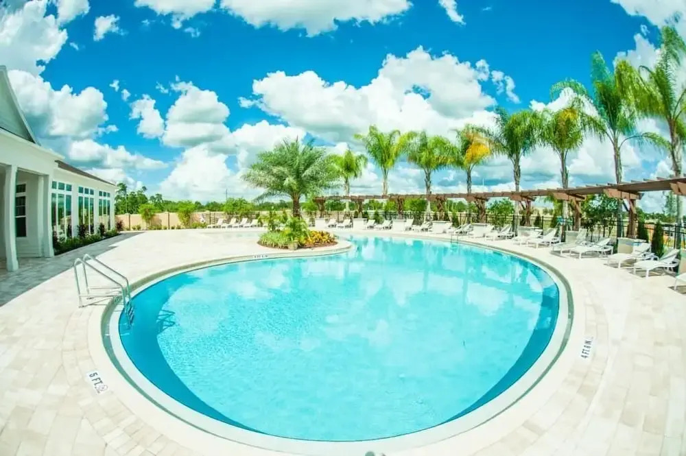 November Special W. Lucaya 4 Beds ID: 239294