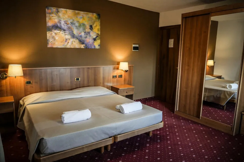 VILLANOVA HOTEL