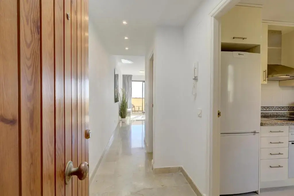 Duquesa Village Apartment - 2 Bed/2 Bath apartment with panoramic sea views