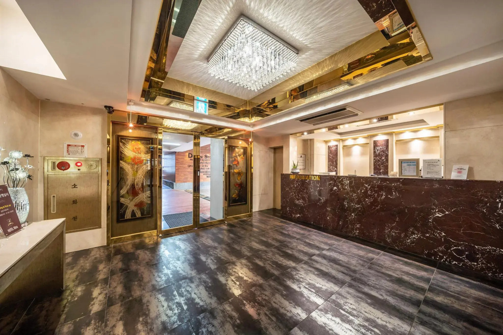 Hotel THE Blixx