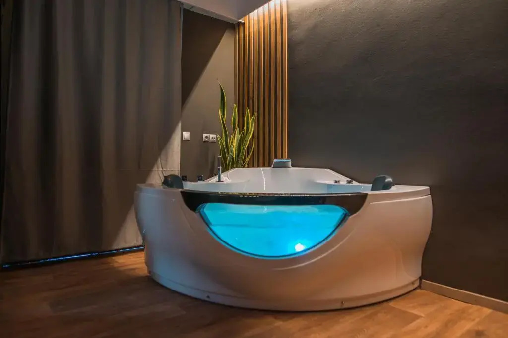 NOHO Boutique , premium living Lazeon 7