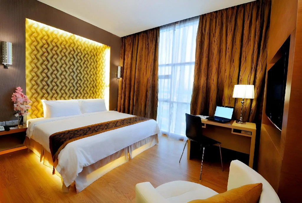 Courtyard Hotel 1Borneo