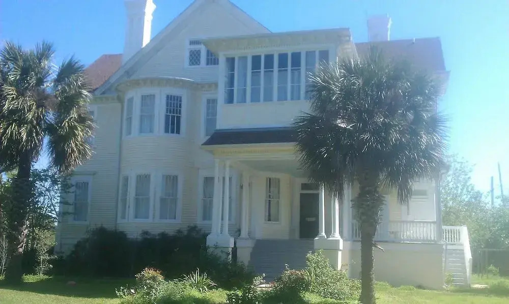 Sealy Hutchings Mansion by RedAwning