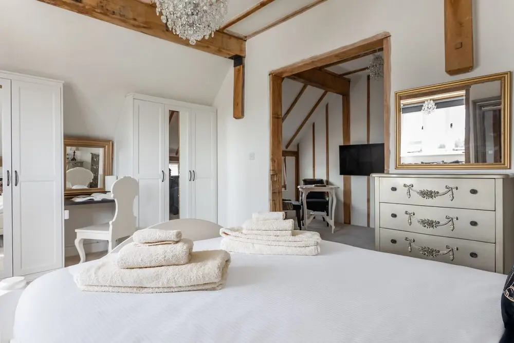 Plume Apartment by Creative Stays