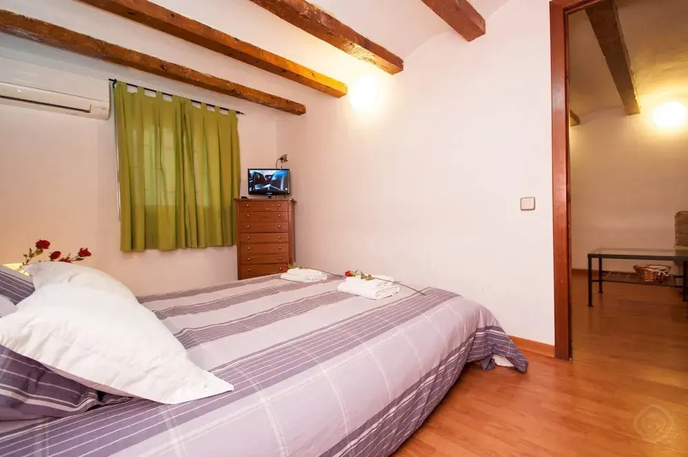 Rustic Poble Sec Apartment