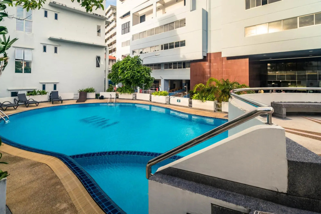 Patong Tower Condo- best location, 150m to the beach, shops, bars