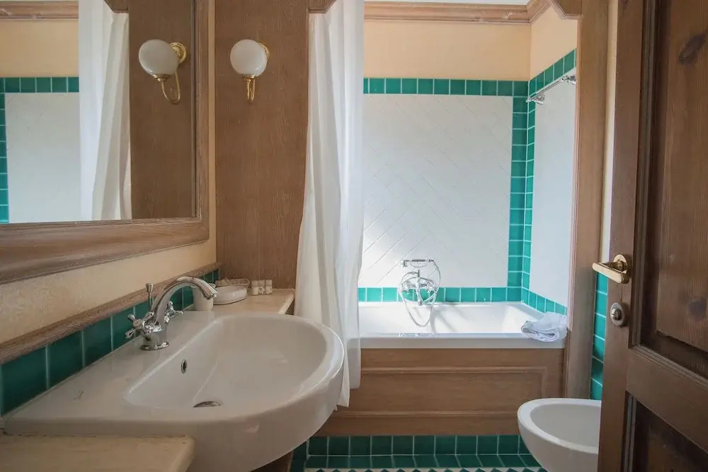 Beautiful Il Giardino Degli Oleandri one Bedroom Sleeps two Num0842