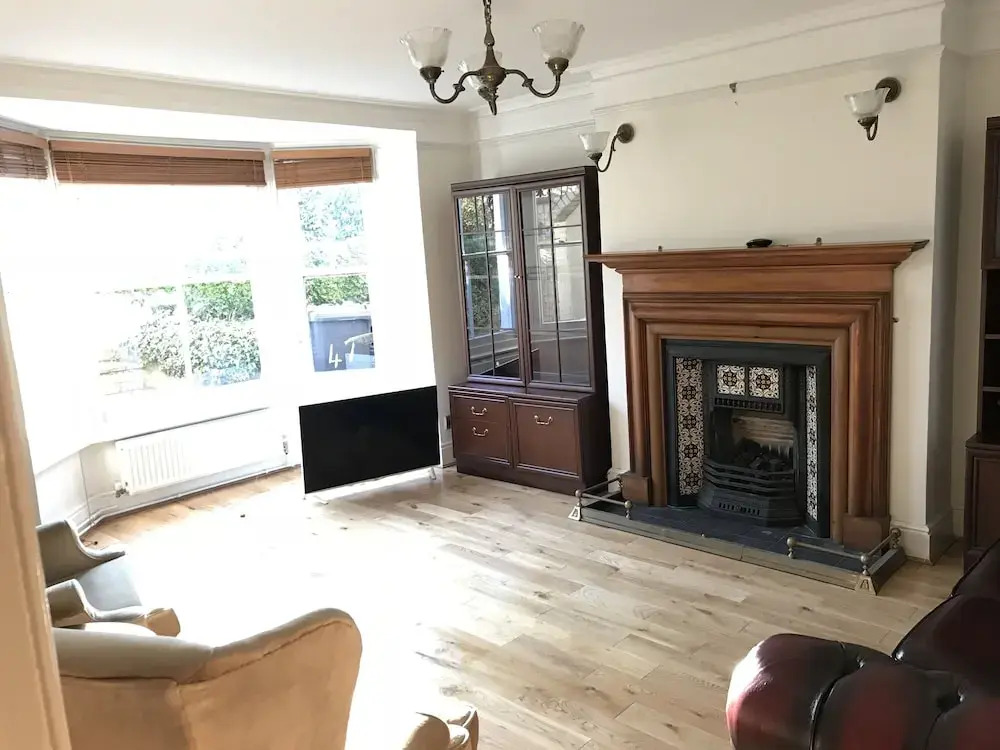 Melrose Lodge 4-bedroom house 1-bed flat
