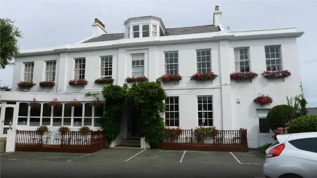 La Collinette Hotel, Cottages & Apartments