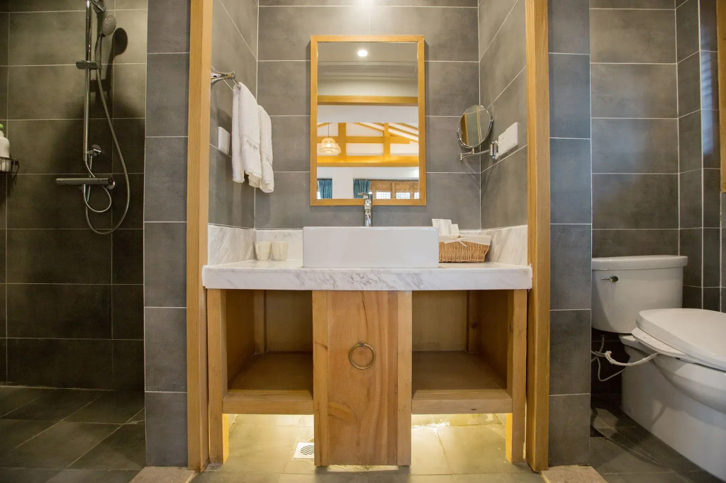 Jianshe Inn