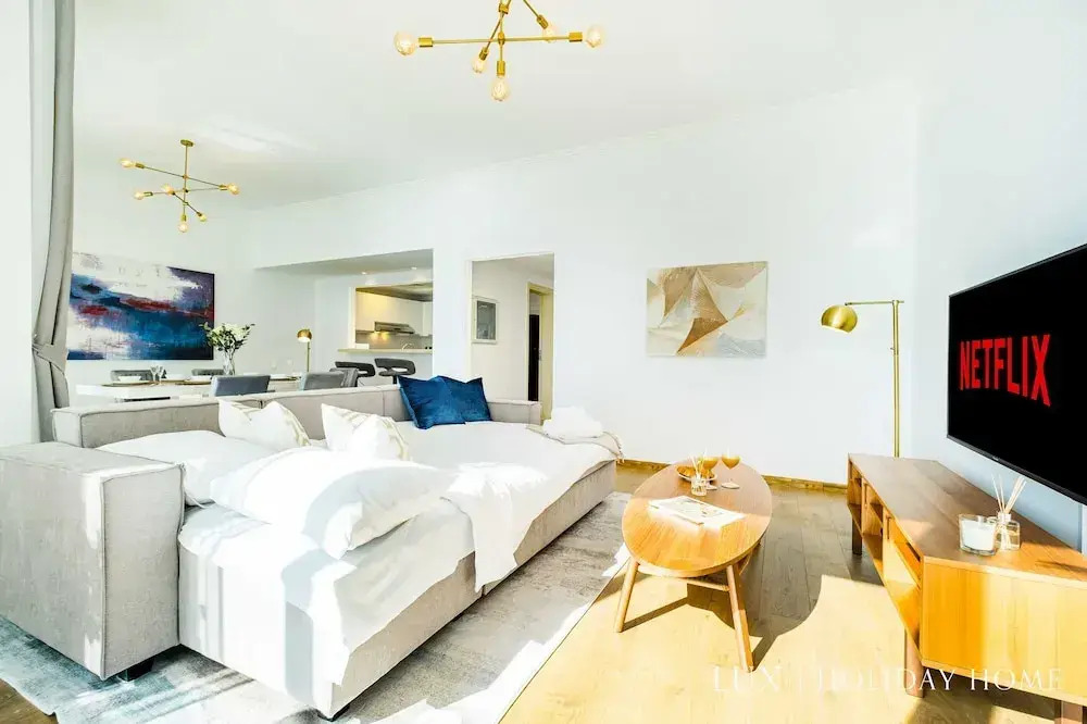 LUX The JBR Beach Sea View Suite