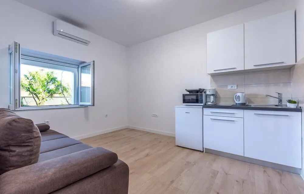 Beautiful Apartment in Jesenice With Wifi and 2 Bedrooms