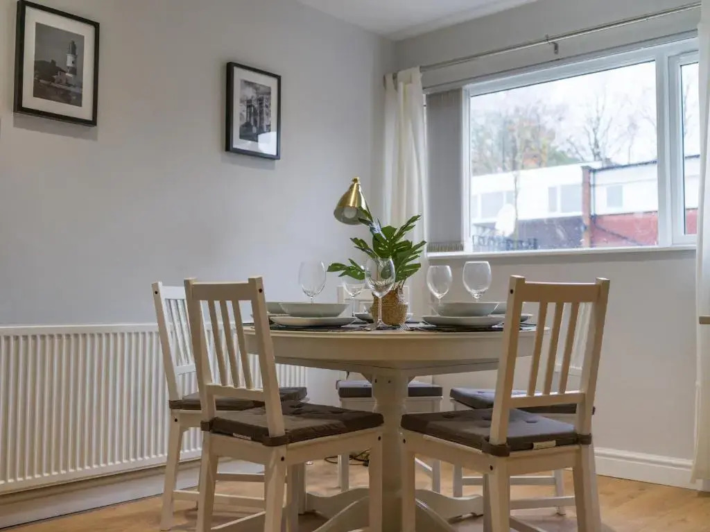 Charming 3-bed House in Newcastle Upon Tyne