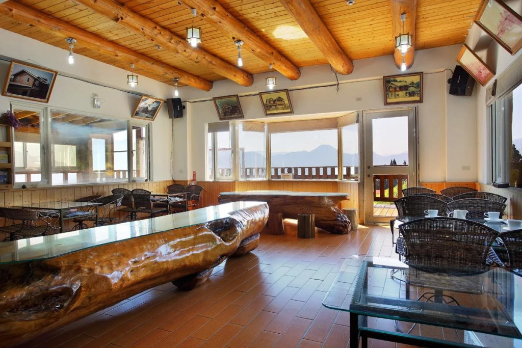 Dindai Glass Vacation Villa