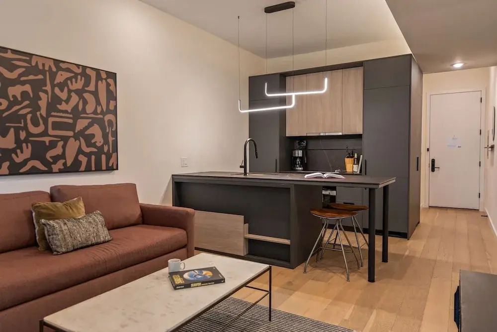 Sosuite One Bed Apt w Rooftop, Gym, Laundry