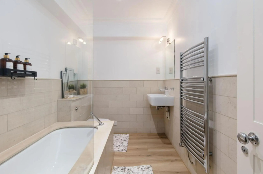 Spacious 4-bedroom mews house with private garage